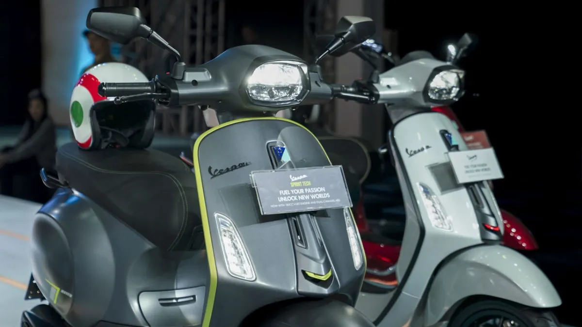 Vespa Primavera 180 and Sprint 180